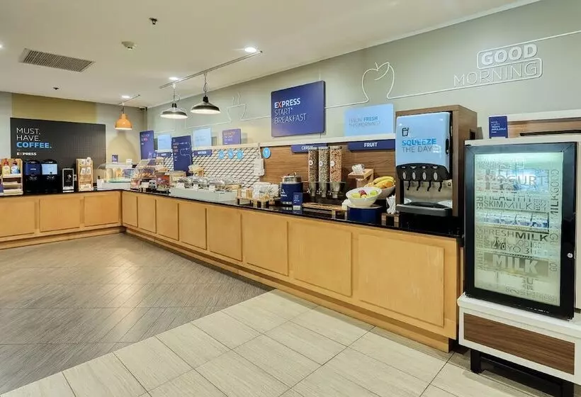 Hotelli Holiday Inn Express And Suites Batavia, An Ihg