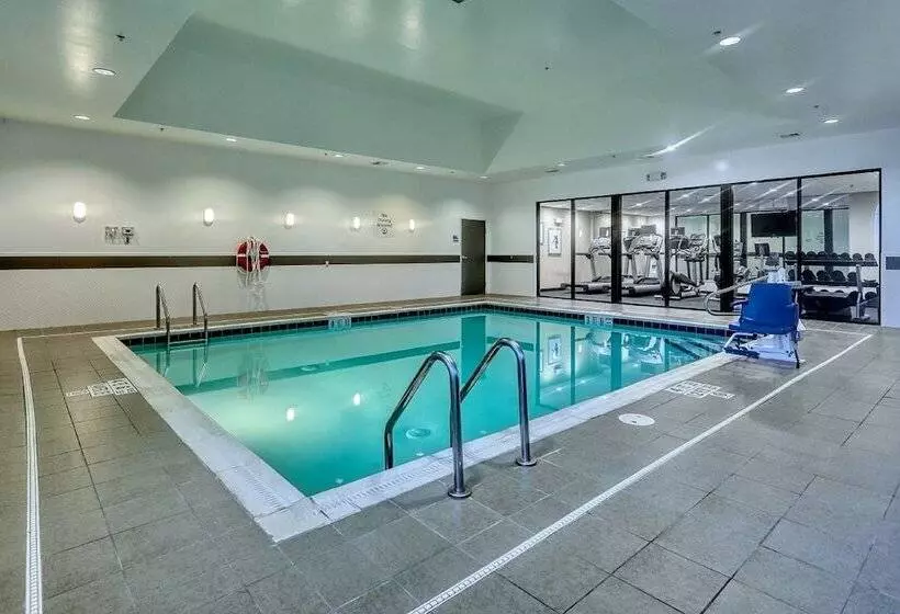 Hotelli Holiday Inn Express And Suites Batavia, An Ihg