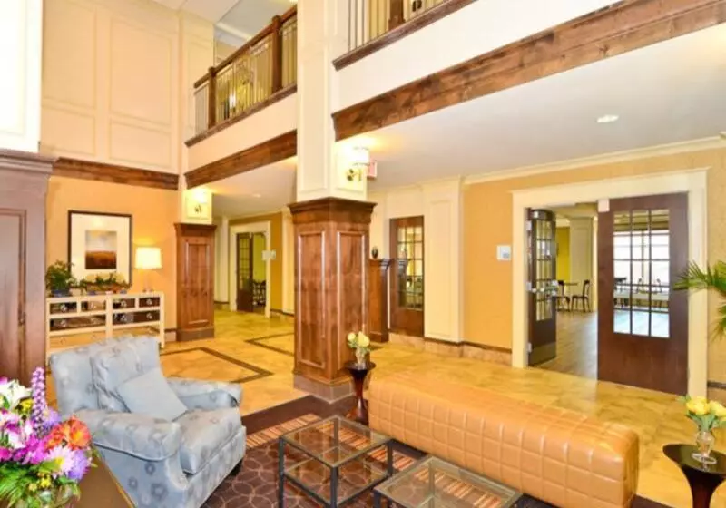 هتل Holiday Inn Express & Suites Williston, An Ihg