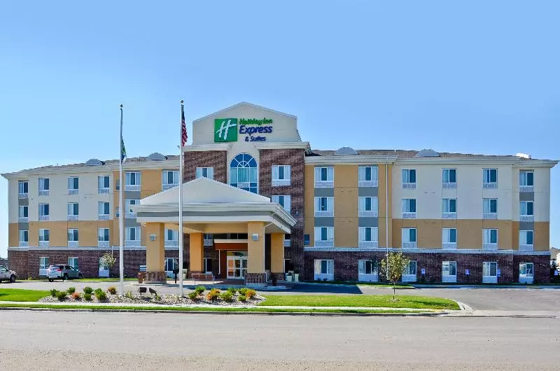 هتل Holiday Inn Express & Suites Williston, An Ihg
