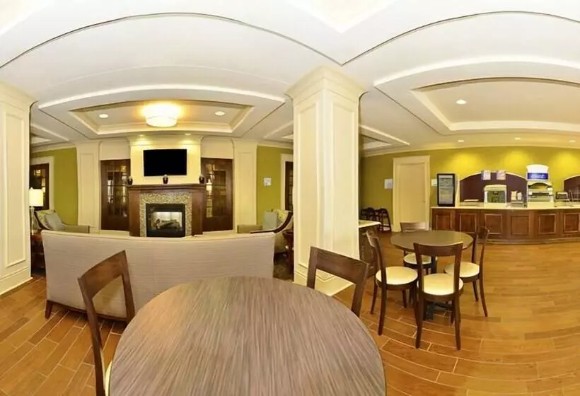 هتل Holiday Inn Express & Suites Williston, An Ihg