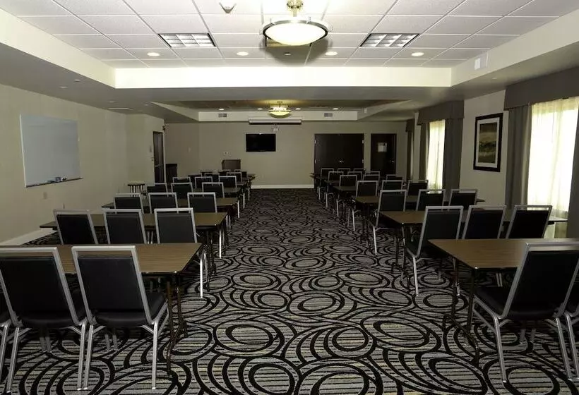 호텔 Holiday Inn Express & Suites Marion Northeast, An Ihg