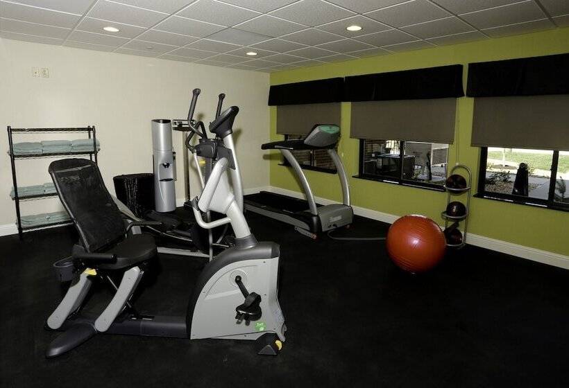 هتل Holiday Inn Express & Suites Marion Northeast, An Ihg