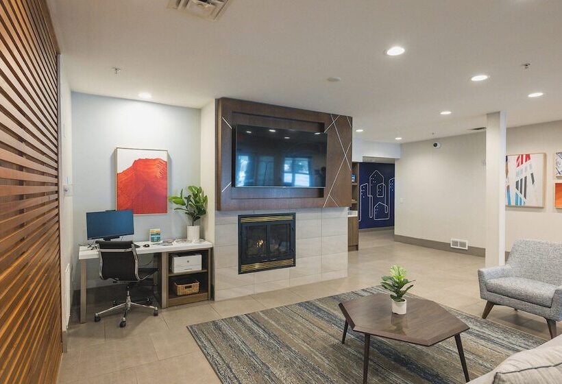 酒店 Holiday Inn Express & Suites Marquette, An Ihg