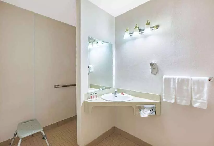 酒店 Howard Johnson By Wyndham Salem