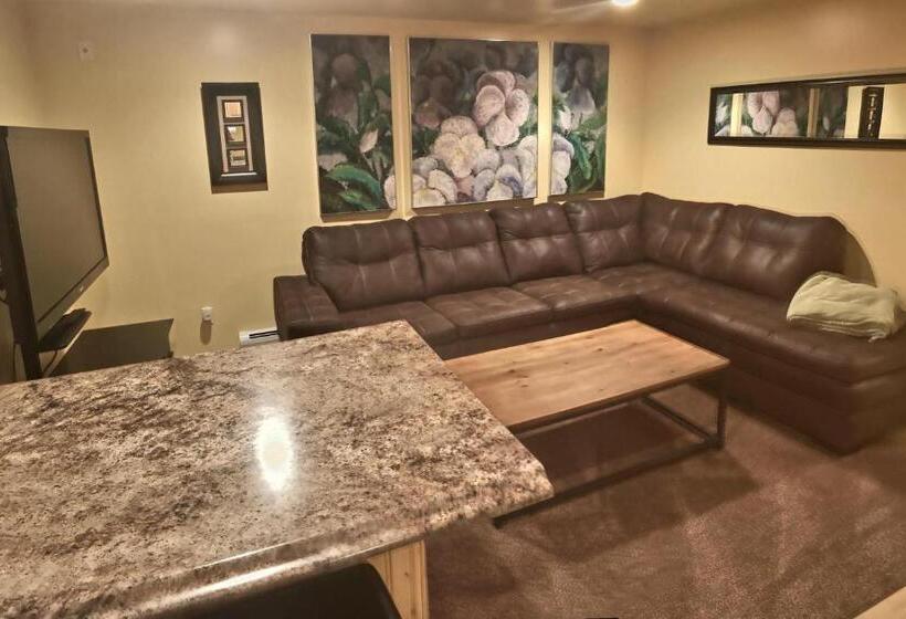 فندق Mountain Sports Inn