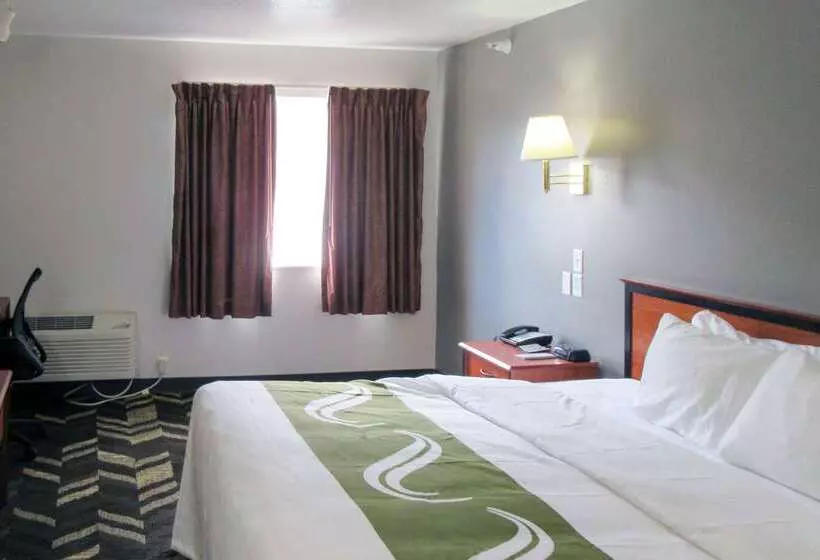 호텔 Quality Inn & Suites Salina National Forest Area