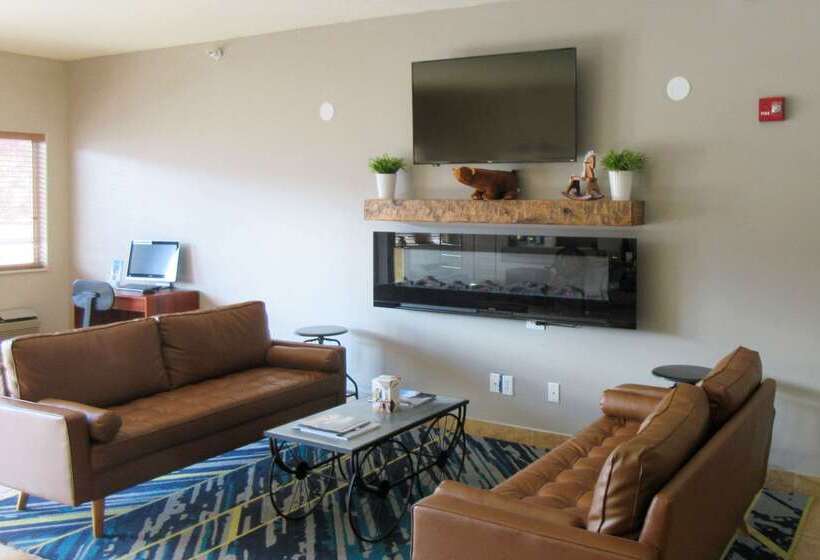 فندق Quality Inn & Suites Salina National Forest Area