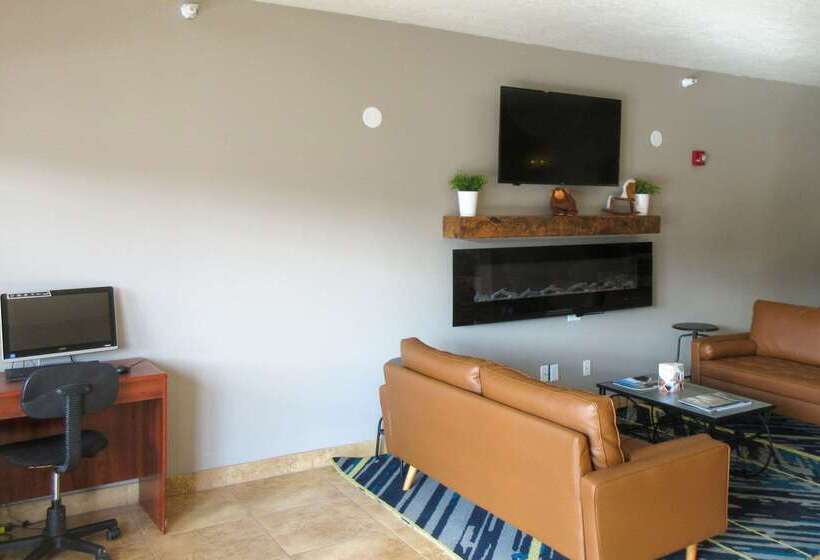 فندق Quality Inn & Suites Salina National Forest Area