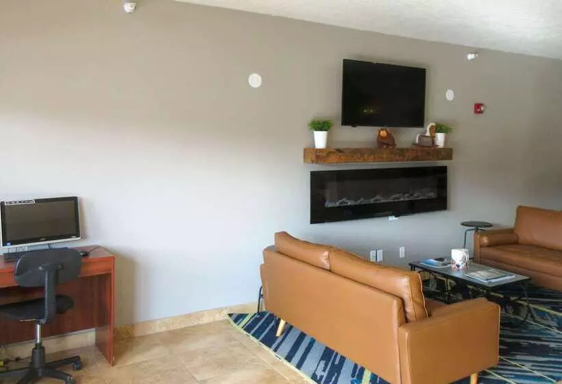 호텔 Quality Inn & Suites Salina National Forest Area