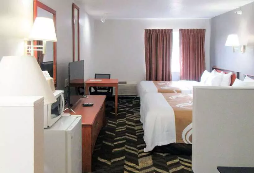 호텔 Quality Inn & Suites Salina National Forest Area
