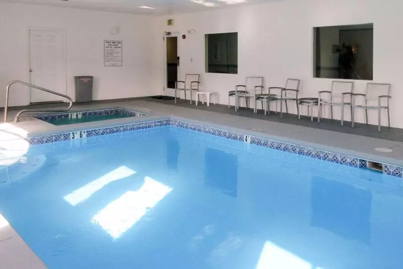 호텔 Quality Inn & Suites Salina National Forest Area