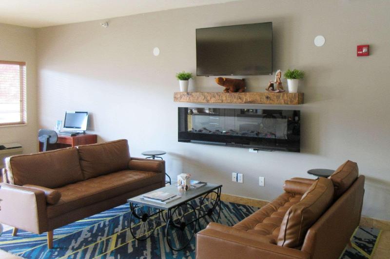 فندق Quality Inn & Suites Salina National Forest Area