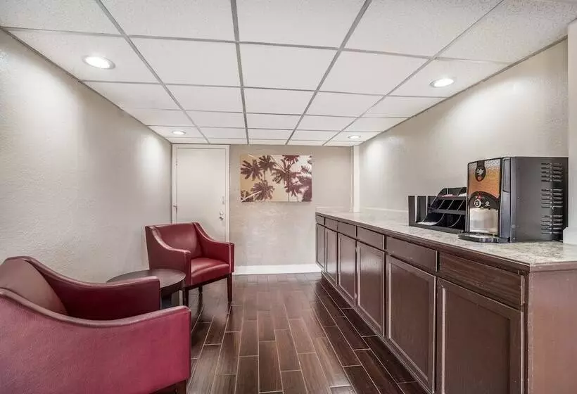 Отель Red Roof Inn Sumter