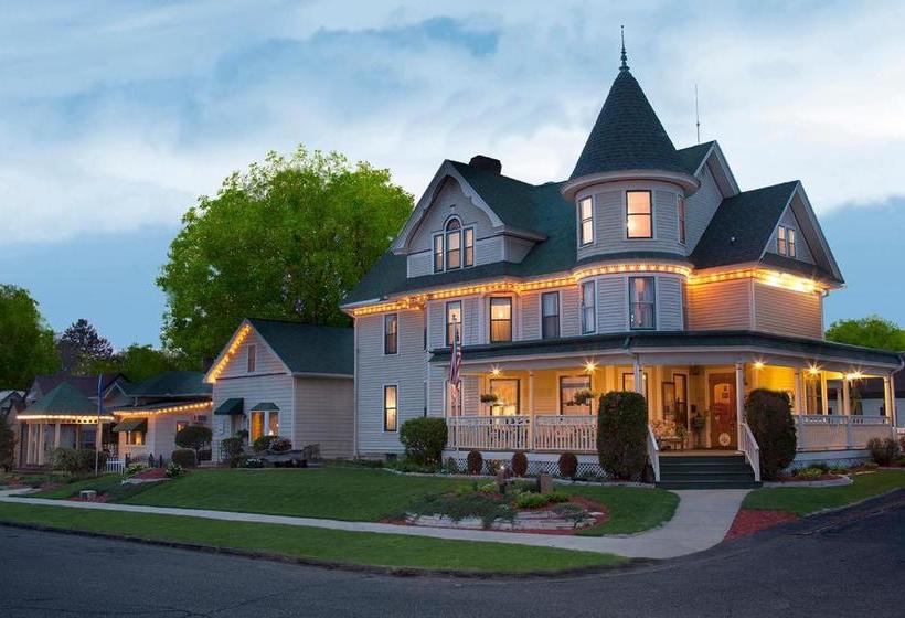 호텔 Westby House Inn