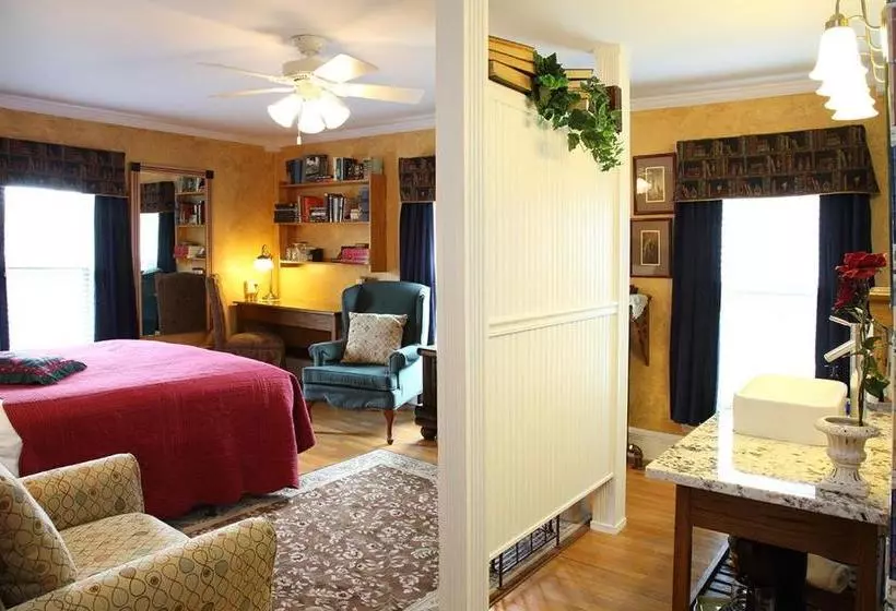 Отель Westby House Inn