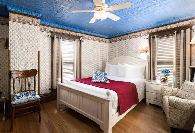 Отель Westby House Inn