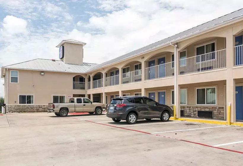 Motel 6azle, Tx