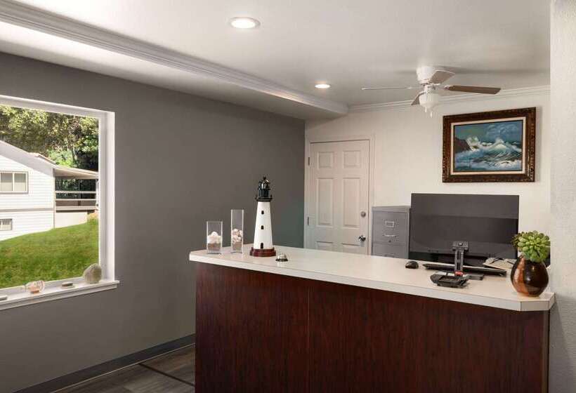 Мотель Travelodge By Wyndham Depoe Bay