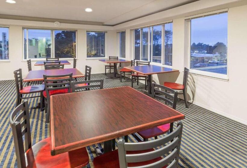 Мотель Travelodge By Wyndham Depoe Bay