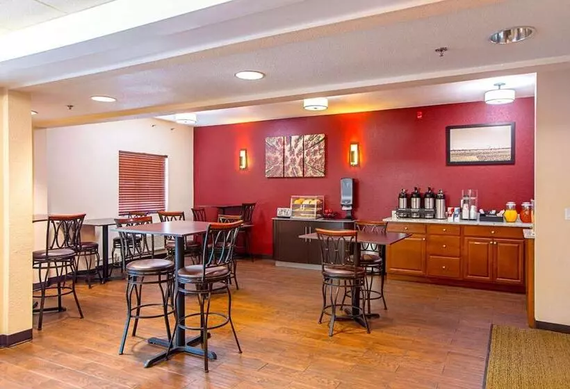 فندق على الطريق Seasons Inn Traverse City