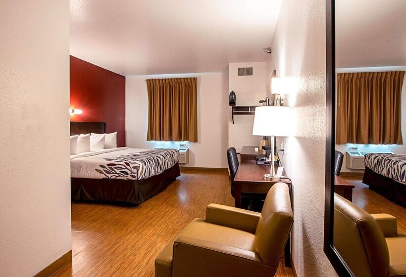 מוטל Seasons Inn Traverse City