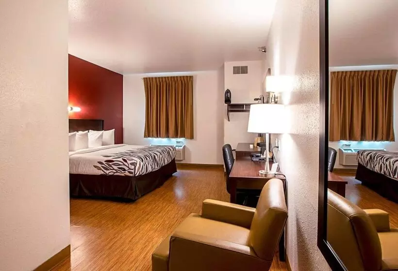 فندق على الطريق Seasons Inn Traverse City