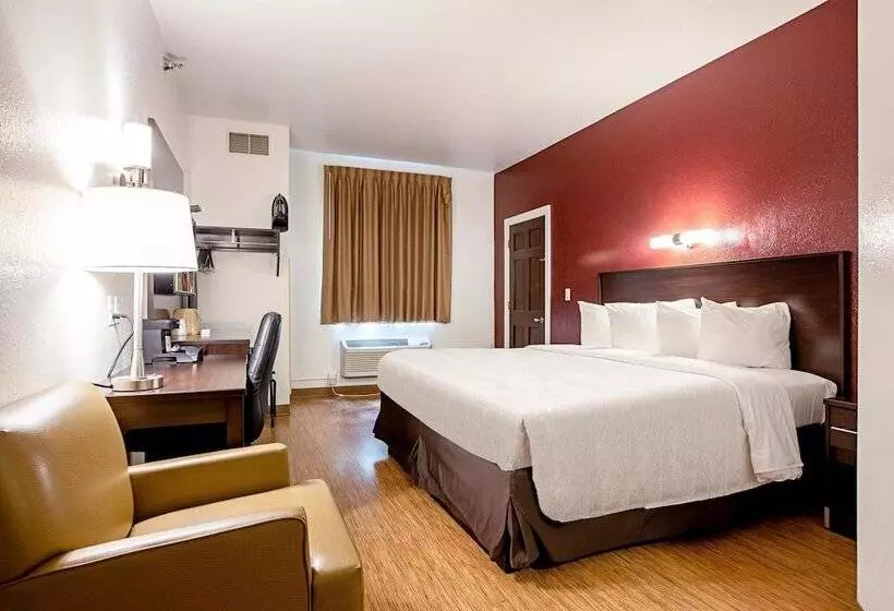 فندق على الطريق Seasons Inn Traverse City