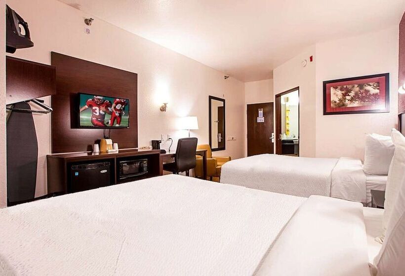 מוטל Seasons Inn Traverse City