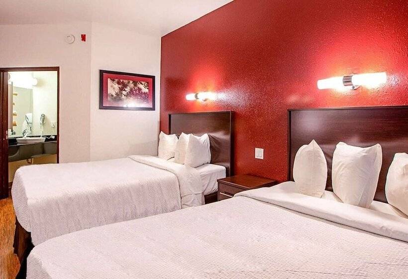 מוטל Seasons Inn Traverse City