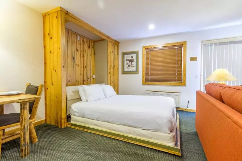 Red Wolf Lodge At Olympic Valley