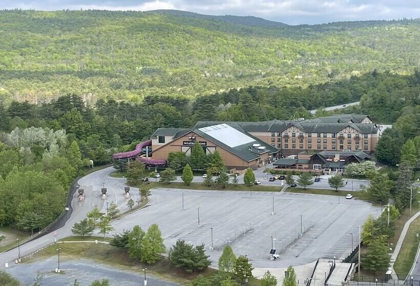 리조트 Six Flags Great Escape Lodge & Indoor Waterpark