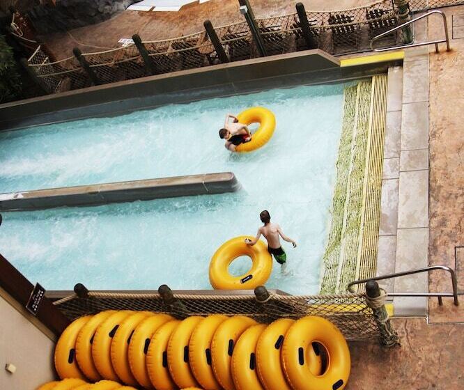 리조트 Six Flags Great Escape Lodge & Indoor Waterpark