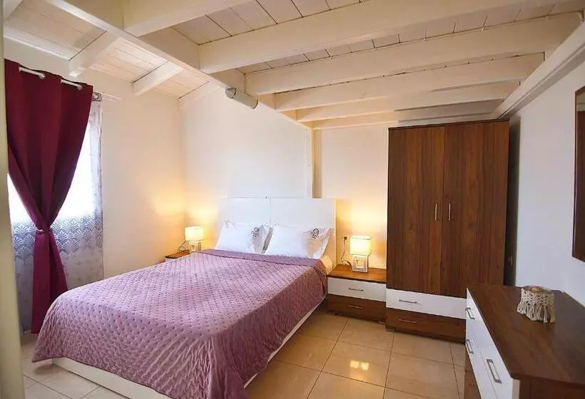 Hotelli Alonia