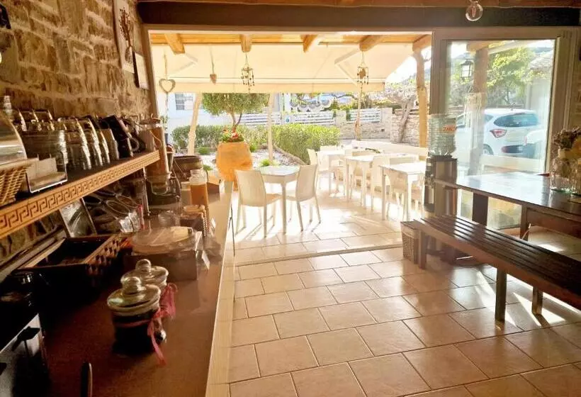 Hotelli Alonia