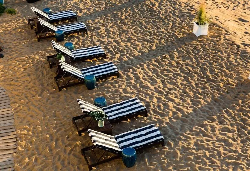 Отель Blue Inn On The Beach