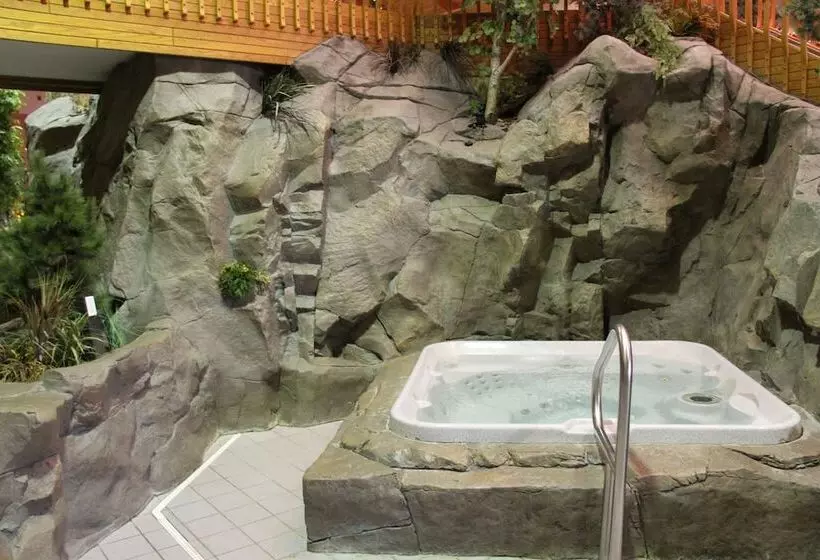 هتل C Mon Inn Grand Forks