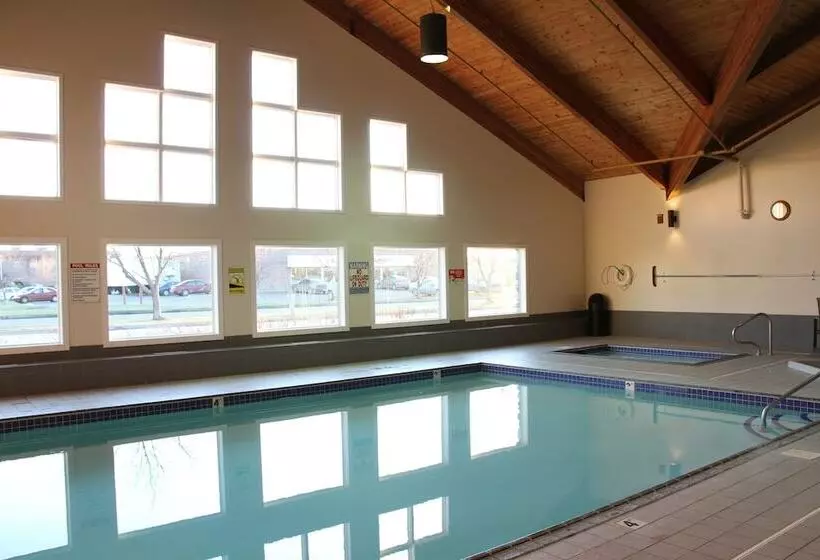 هتل C Mon Inn Grand Forks