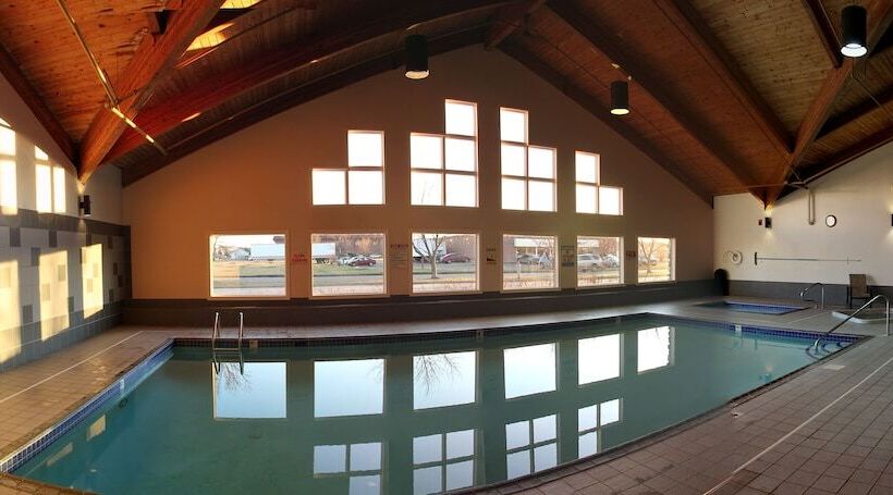 فندق C Mon Inn Grand Forks