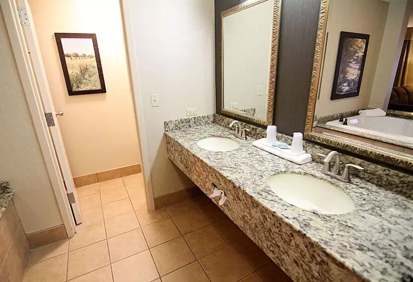 هتل C Mon Inn Grand Forks