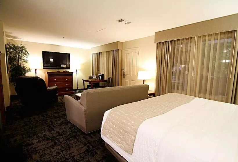 هتل C Mon Inn Grand Forks