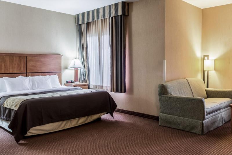 Hotel Comfort Inn & Suites Mitchell I 90