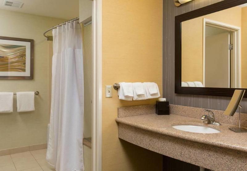 فندق Courtyard Des Moines Ankeny