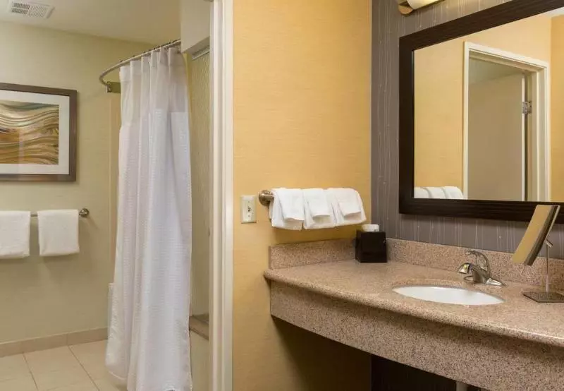 ホテル Courtyard Des Moines Ankeny