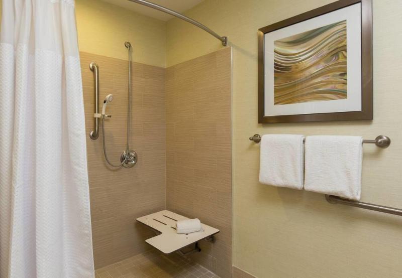 فندق Courtyard Des Moines Ankeny