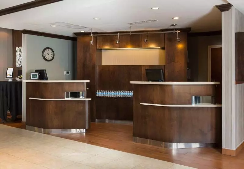 ホテル Courtyard Des Moines Ankeny