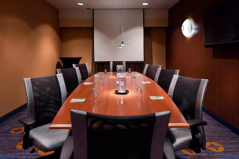 ホテル Courtyard Des Moines Ankeny