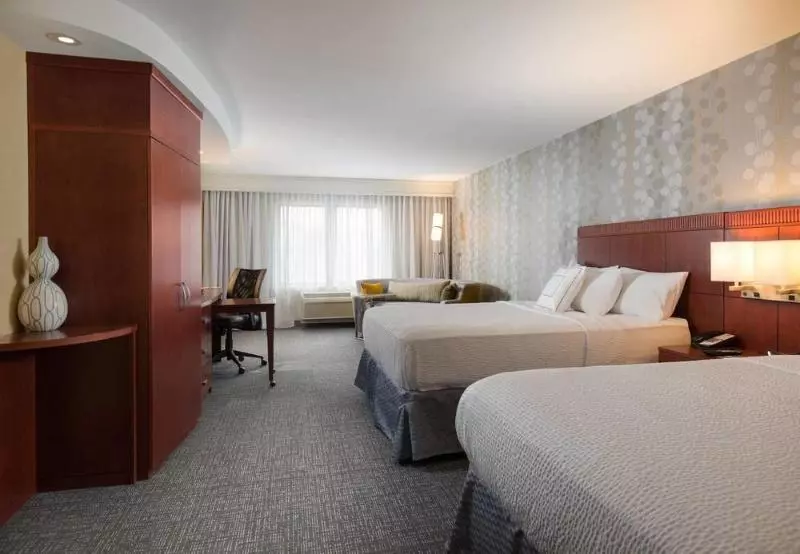 ホテル Courtyard Des Moines Ankeny