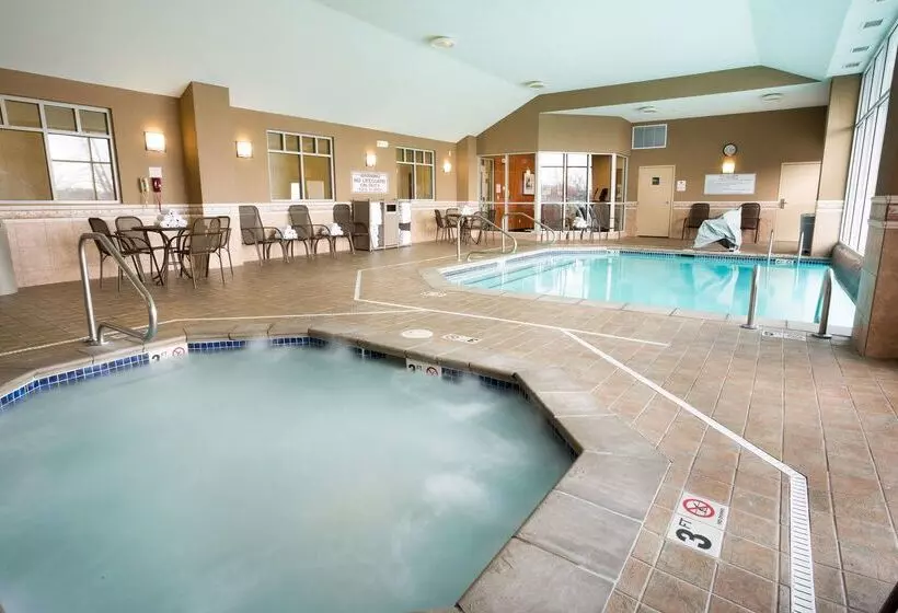 Отель Drury Inn & Suites Columbus Grove City