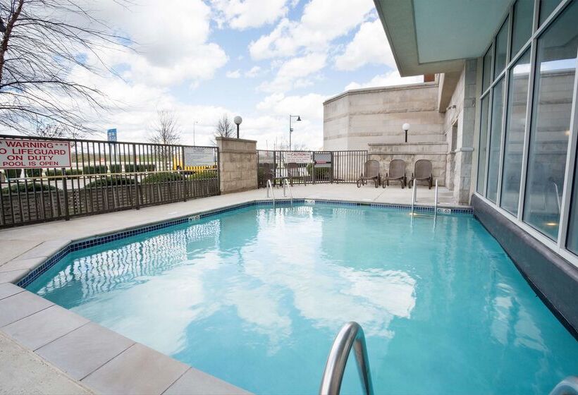 בית מלון כפרי Drury Inn & Suites Columbus Grove City